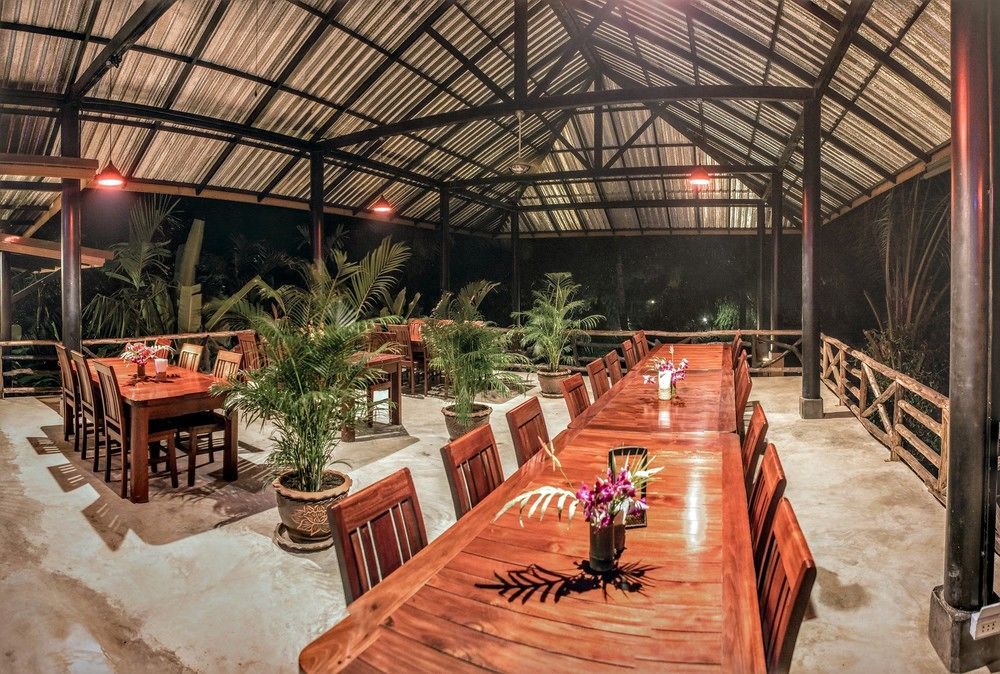 Anurak Community Lodge Phanom Esterno foto