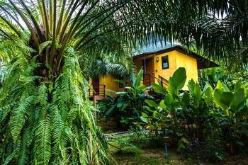 Anurak Community Lodge Phanom Esterno foto